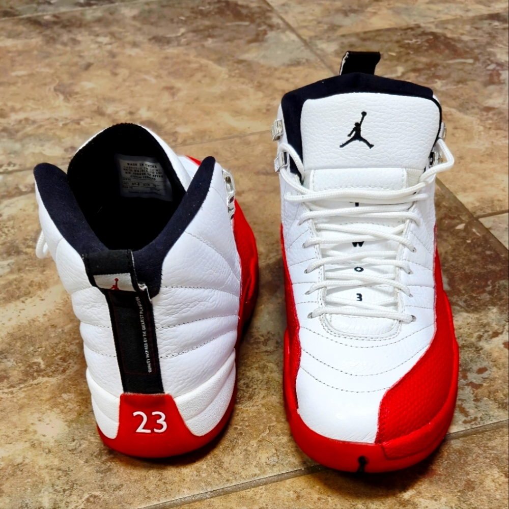 Men's Air Jordan Retro TW03 Size 11 White and Red Sneakers. With Tags!!